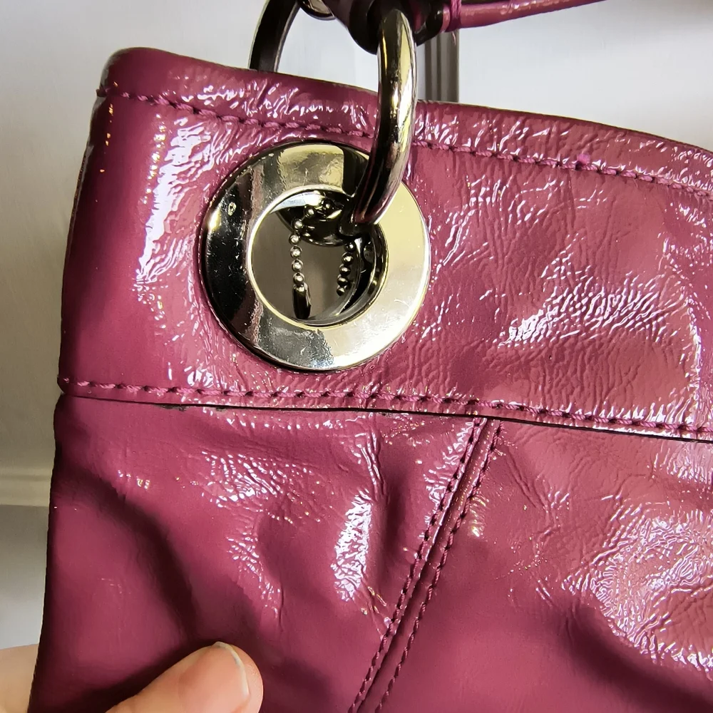 Coach Ashley Liquid Gloss Soft Leather Hippie #F17953 EUC 2011 - Picture 7 of 8